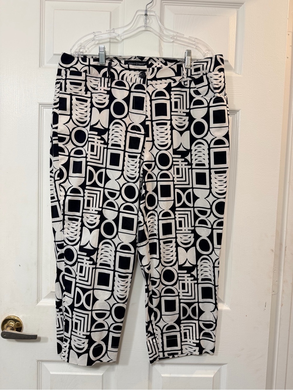 Ashley Stewart Black & White Geometric Flat-Front Pants Size 16